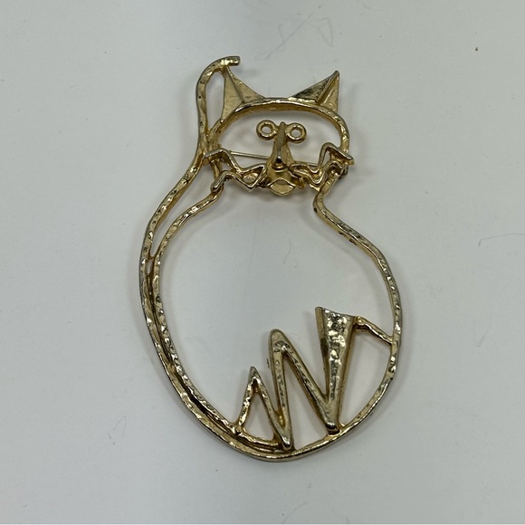 Vintage Large 3 1/2” Gold Tone Cat Shaped Brooch - Picture 4 of 8